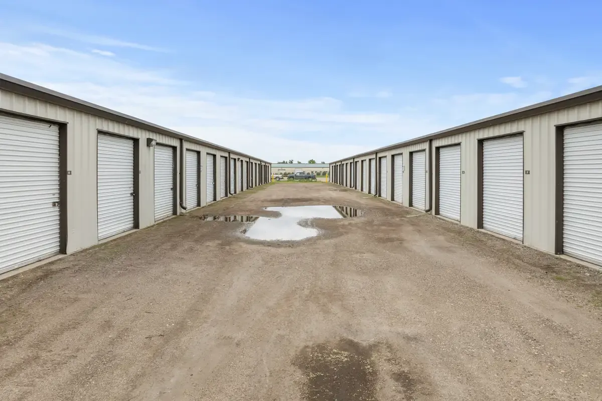 Drive up storage KO Storage of Minot, ND