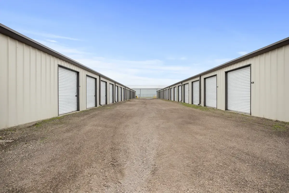 Drive lane KO Storage of Minot, ND