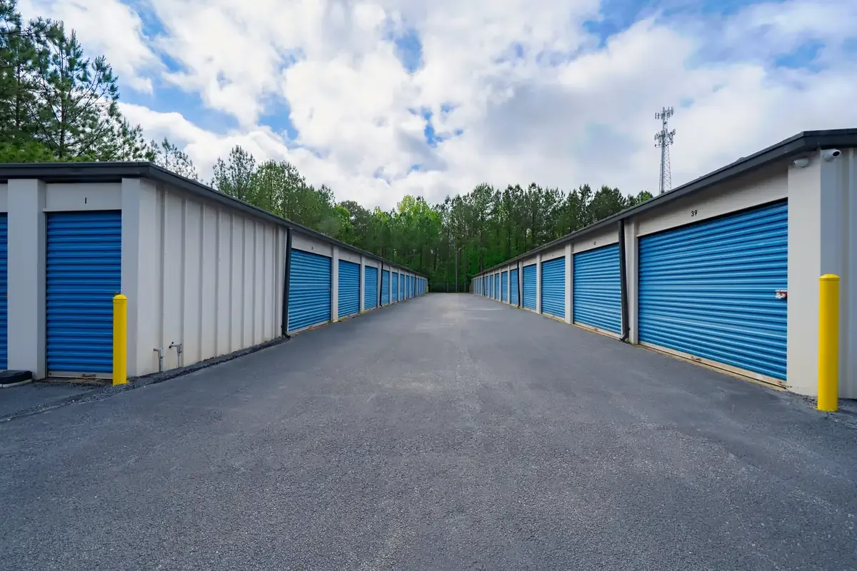 Drive lane KO Storage of Monticello, GA