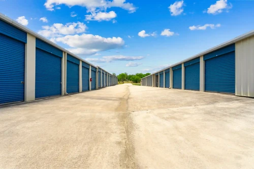 KO Storage of Pleasanton - 1254 W Oaklawn Rd storage facility exterior view
