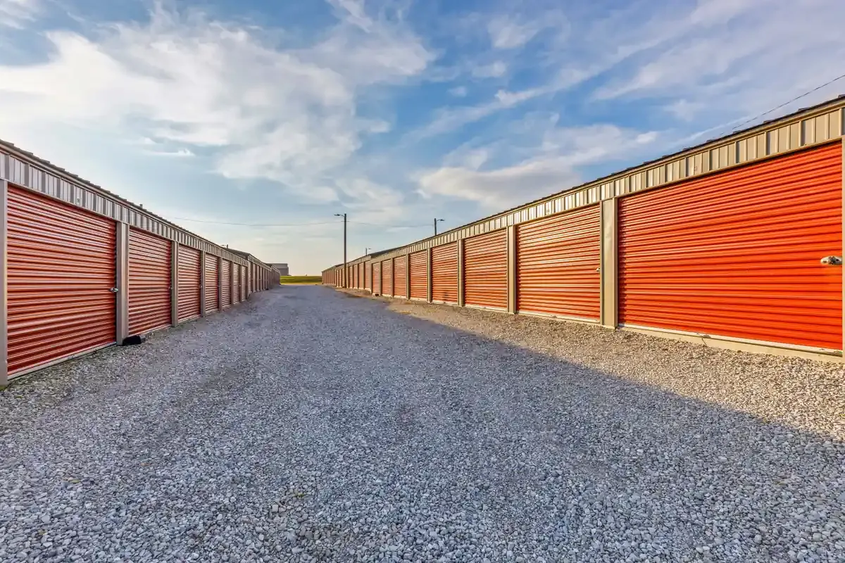 Drive up storage KO Storage of Marshall, MO