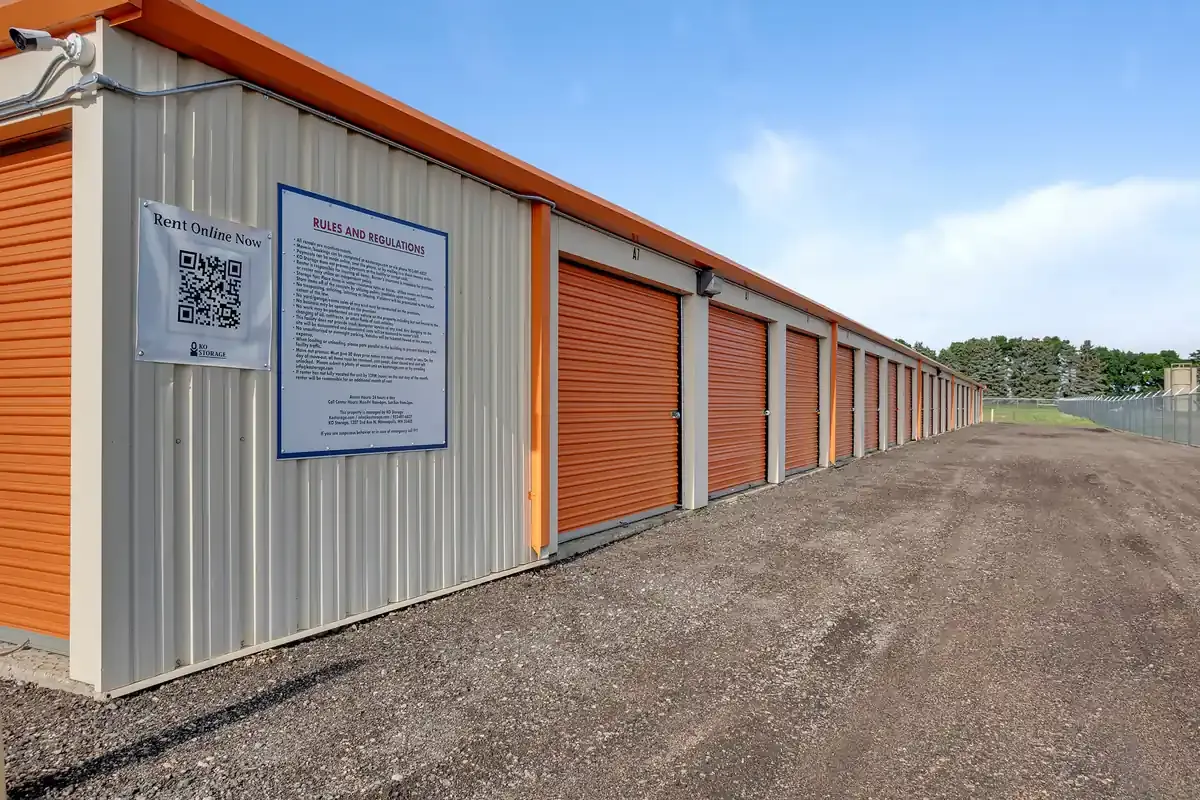 Drive up storage KO Storage of Minot, ND