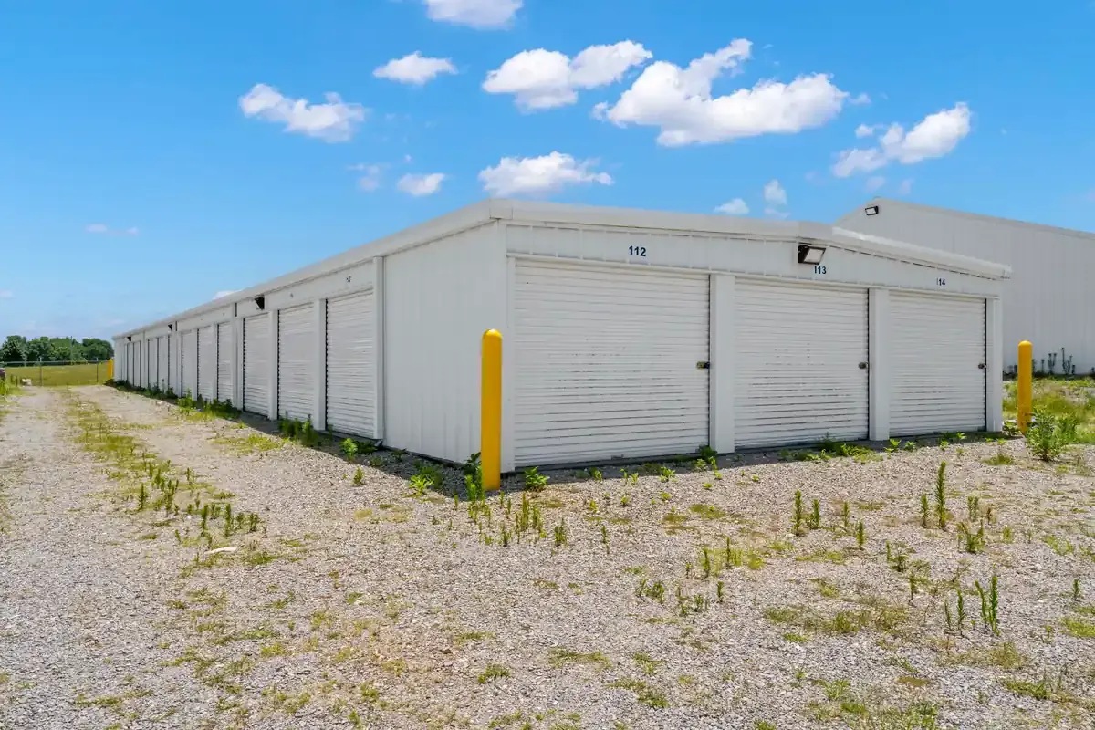 Drive up access storage KO Storage of Mount Vernon, MO
