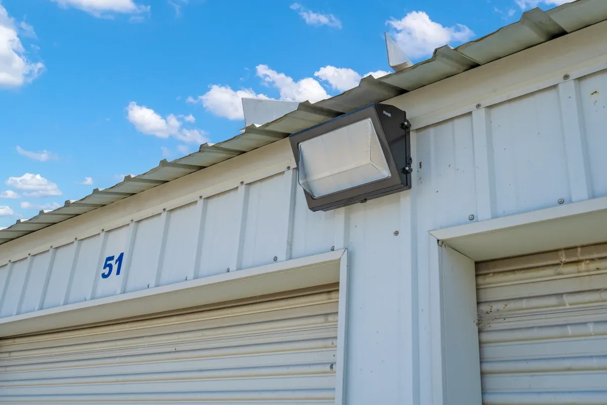 Outdoor lighting KO Storage of Mount Vernon, MO