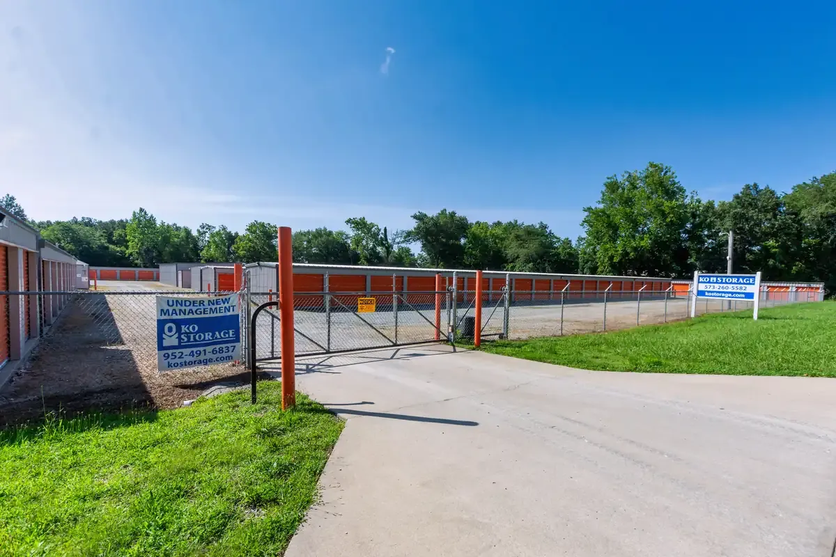 Fron entrance KO Storage of Farmington, MO
