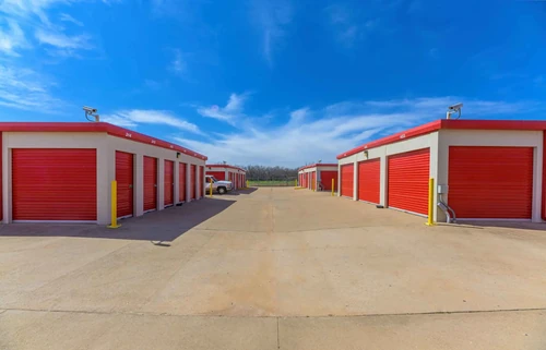 KO Storage of Wichita Falls - TX-11 Loop storage facility exterior view