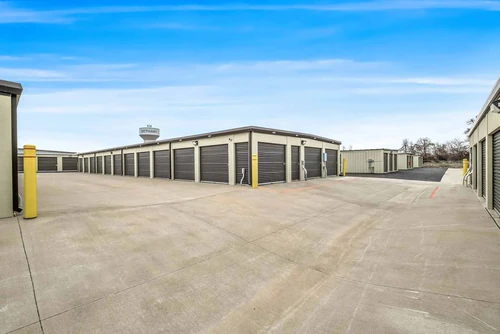 KO Storage of Bethany - NW 23rd St storage facility exterior view