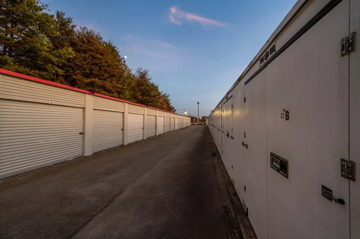 Drive lanes KO Storage of Gainesville, GA