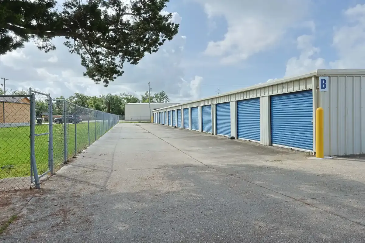 Drive lane KO Storage of Breaux Bridge, LA