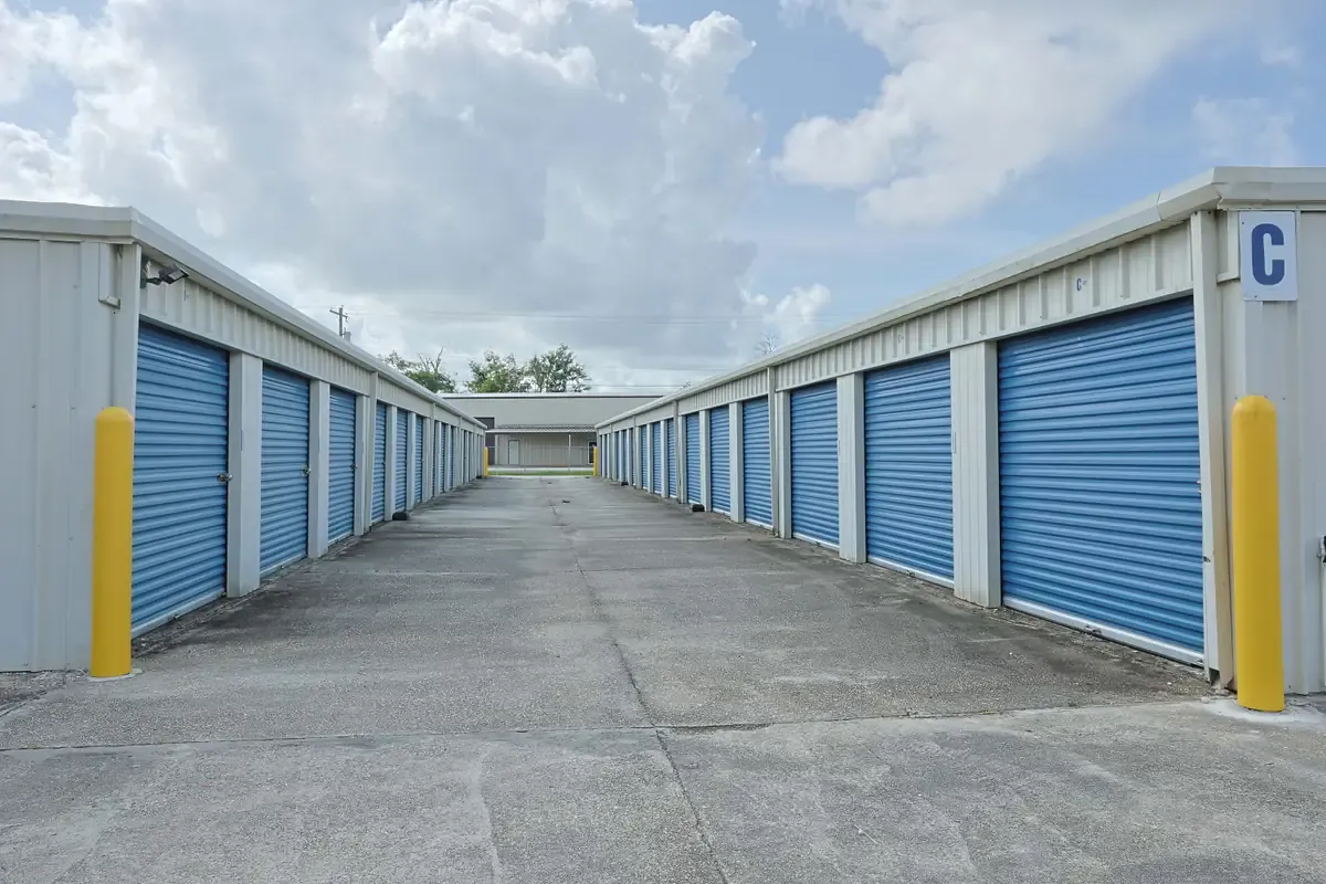 Facility drive aisle KO Storage of Breaux Bridge, LA