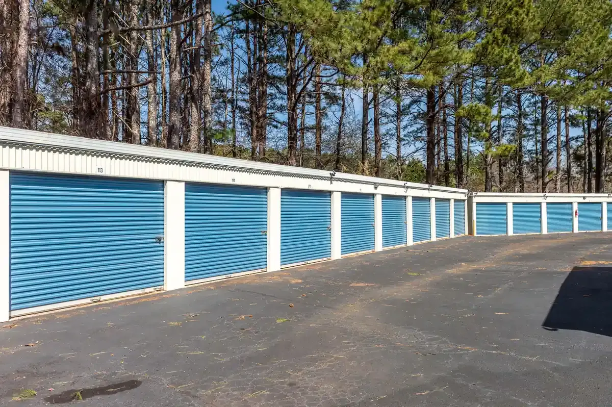 Storage units KO Storage of Hampton, GA