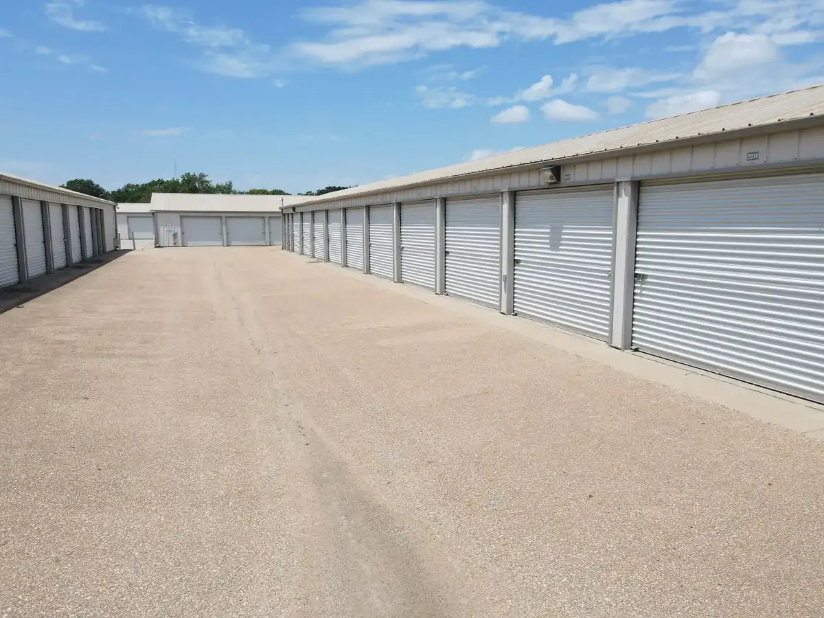 Drive up self storage units KO Storage of Topeka, KS