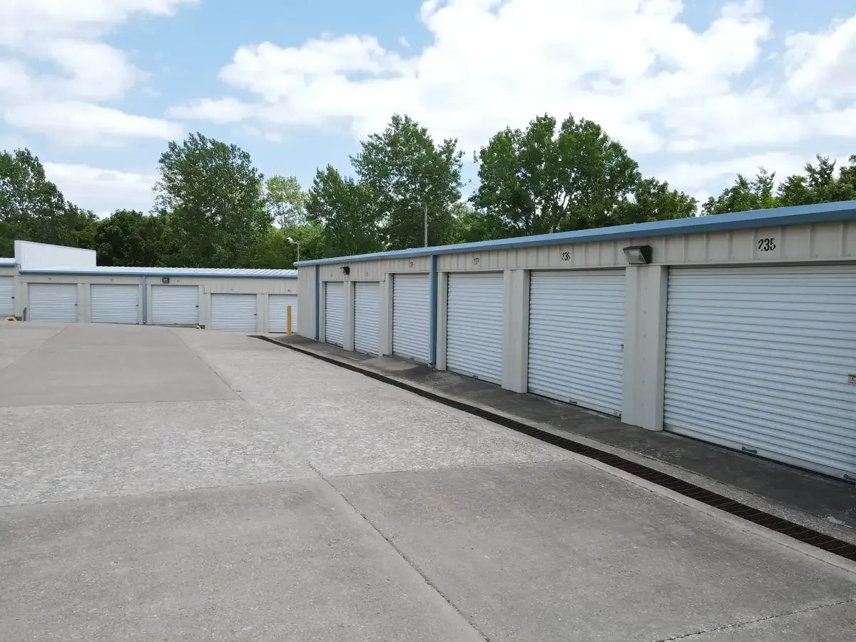 Drive up access unit KO Storage of Topeka, KS