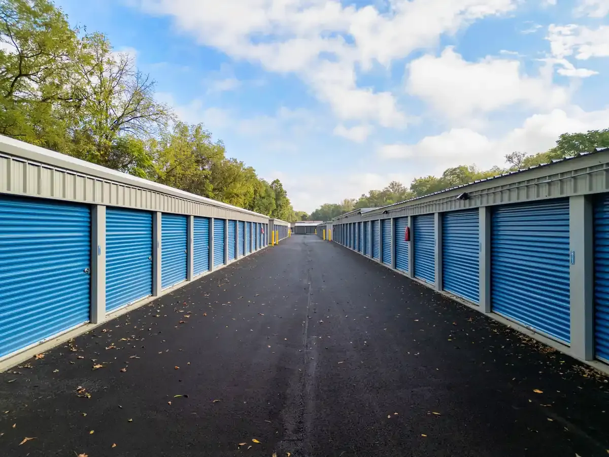 Drive lanes KO Storage of Franklin, OH