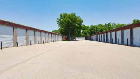 rows of white doored storage units at the Manhattan - Murray Rd. storage facility